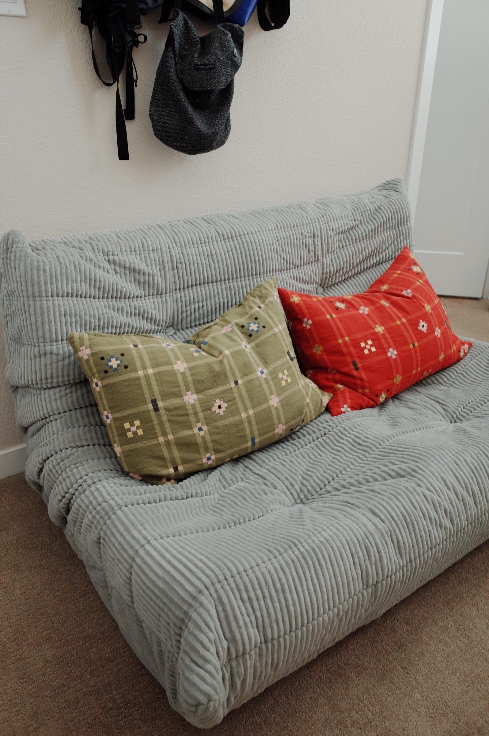 N&V Fireside Loveseat